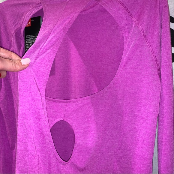 Under Armour Long Sleeve Keyhole Back Shirt - Picture 6 of 8